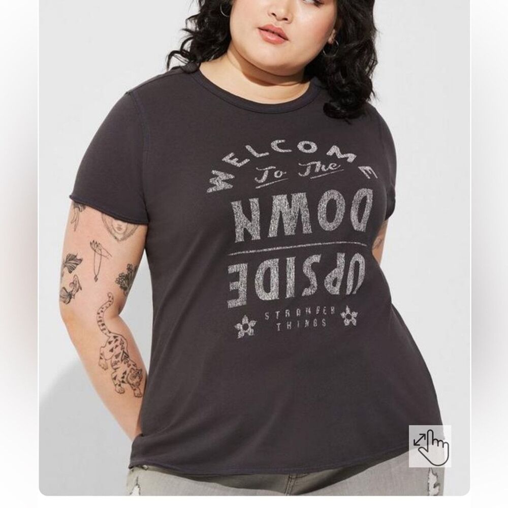 Torrid Stranger Things Classic Fit Crew Neck Raw Edge Top size 00 medium 10/12